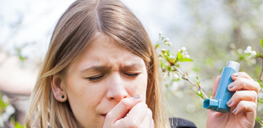 woman with inhaler
