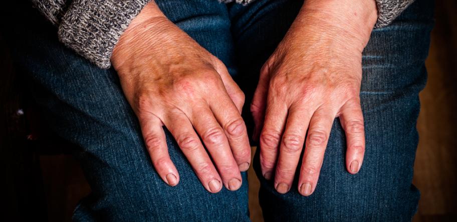 Vaginal mesh victims front Senate inquiry