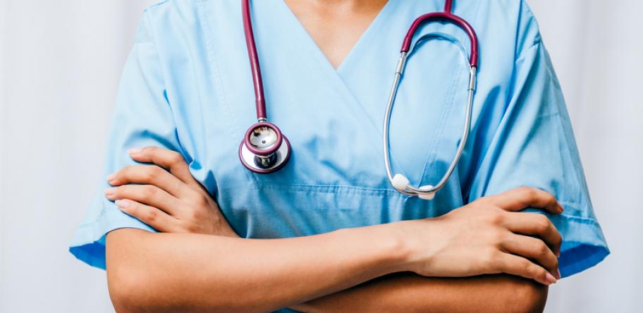 female surgeon