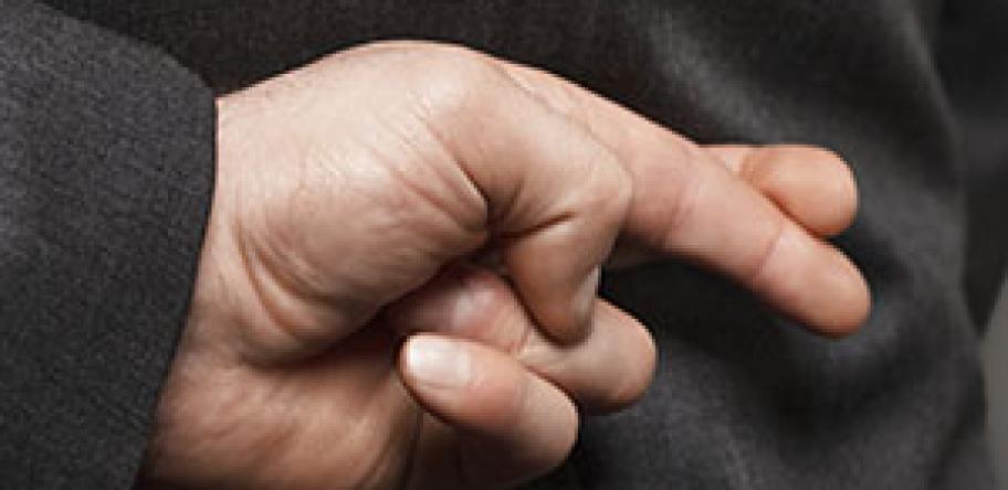 cross fingers