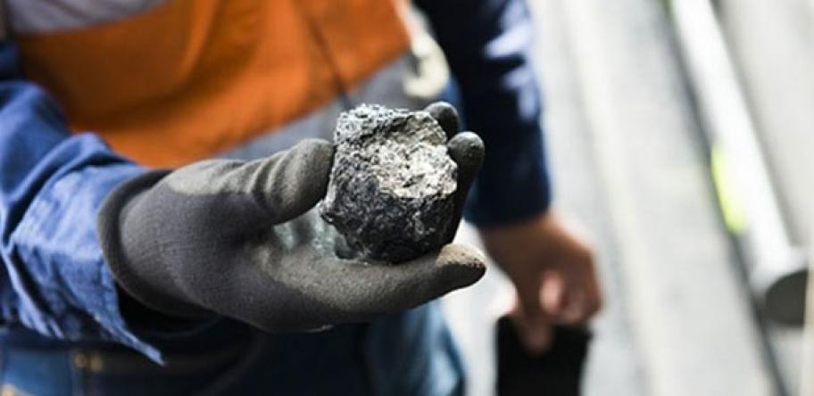 Doctors furious at their hospital's support for coal mine | Australian